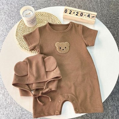 Pyjama bébé garçon camel avec bonnet assorti. Ensemble harmonieux.