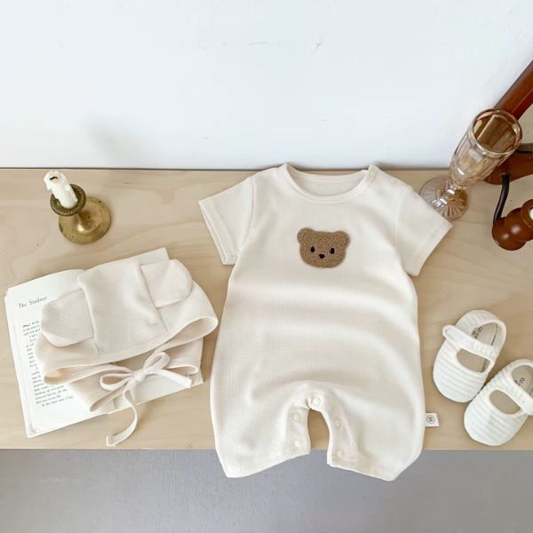 Pyjama bébé garçon écru avec ourson. Cadeau de naissance idéal.