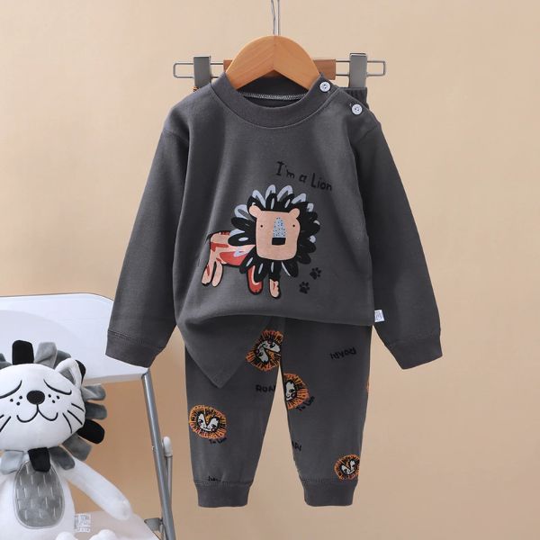 Pyjama bébé à motifs tigre gris sur cintre