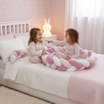 tresse de lit fillettes jouent sur le lit